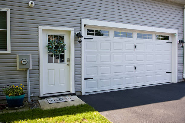 24/7 Emergency Garage Door Panel Replacement experts in Dunellen, NJ